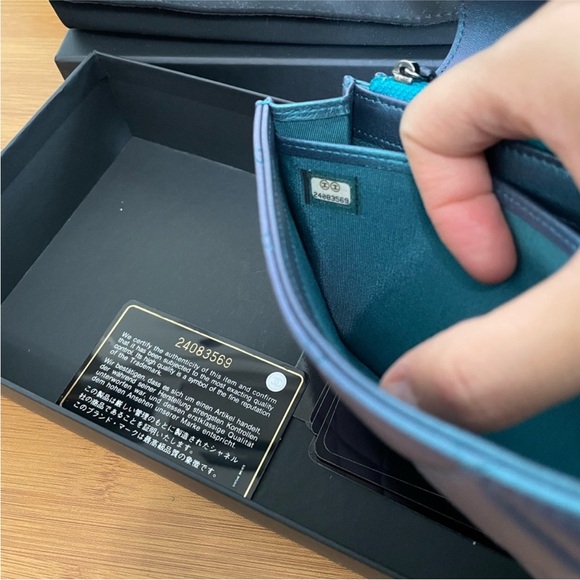 CHANEL Metallic Lambskin Quilted Leather Large Flap Wallet Iridescent Turquoise - Picture 4 of 7